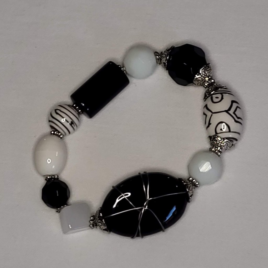 Artzy Bracelet 28$